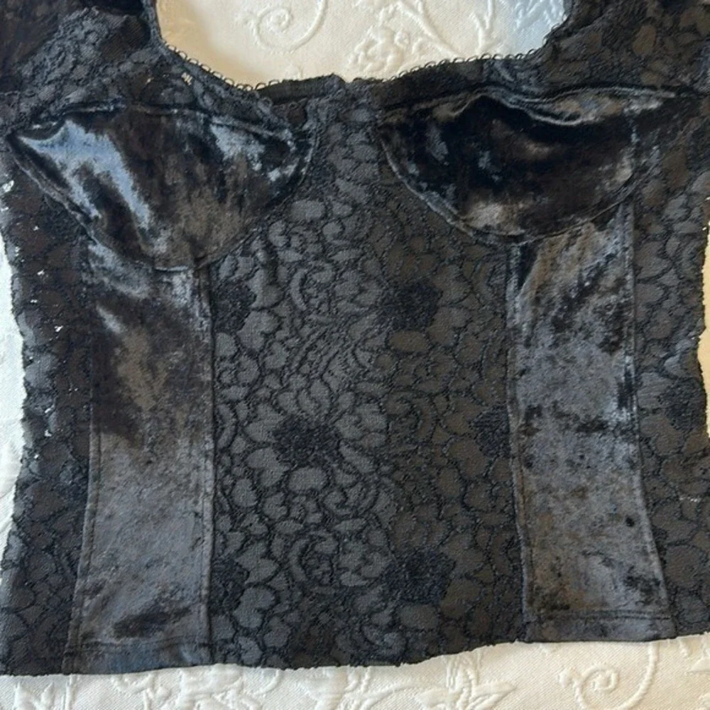 Bali‎ Moves Black Velvet and Lace Corset Cami Top by Intimately by Free People S